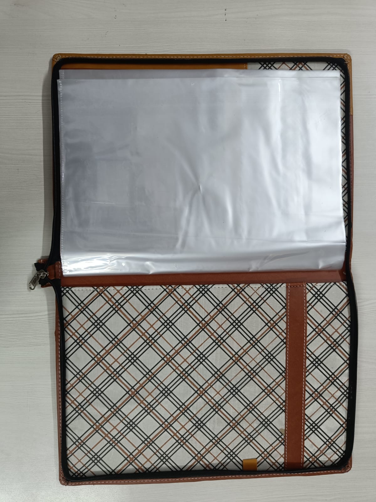 Genuine Leather Chain Portfolio Folder (Pack of 1) – Secure Executive Document Holder
